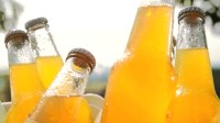 男子4個(gè)月每天1箱飲料險(xiǎn)失明 糖尿病性視網(wǎng)膜病變