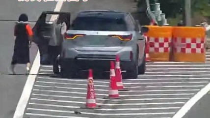 女司機高速路口停車換人罰9分 太困了再開要出事